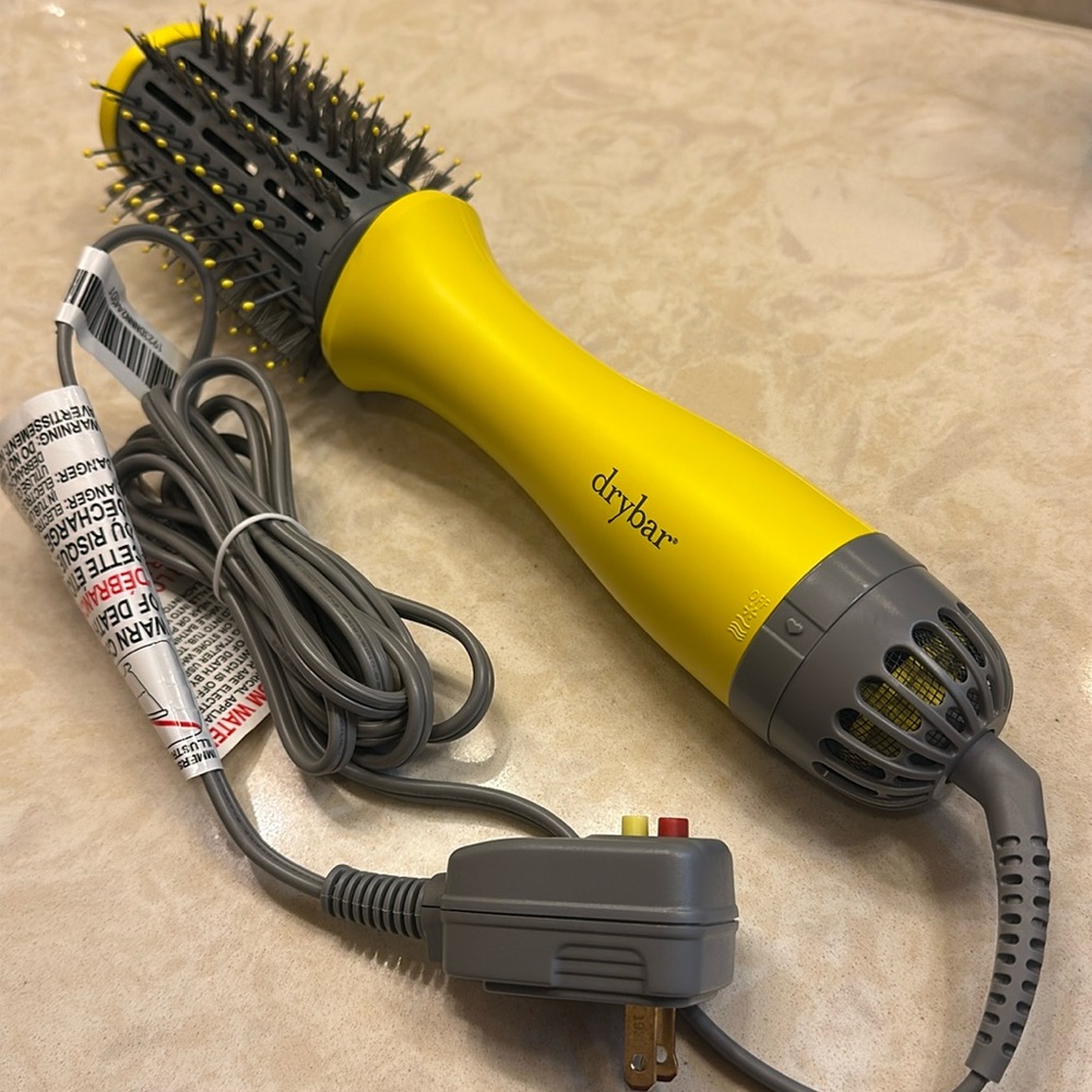The Single Shot Round Blow-Dryer Brush